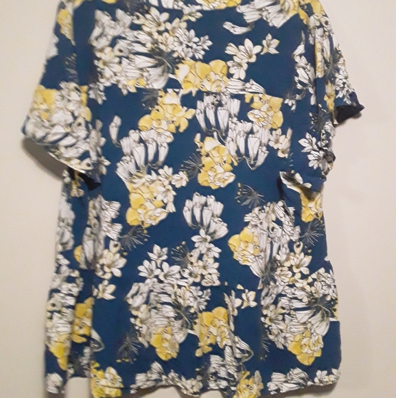 d/c Jean's Women's Plus Size Floral Vneck Blouse - Picture 7 of 12
